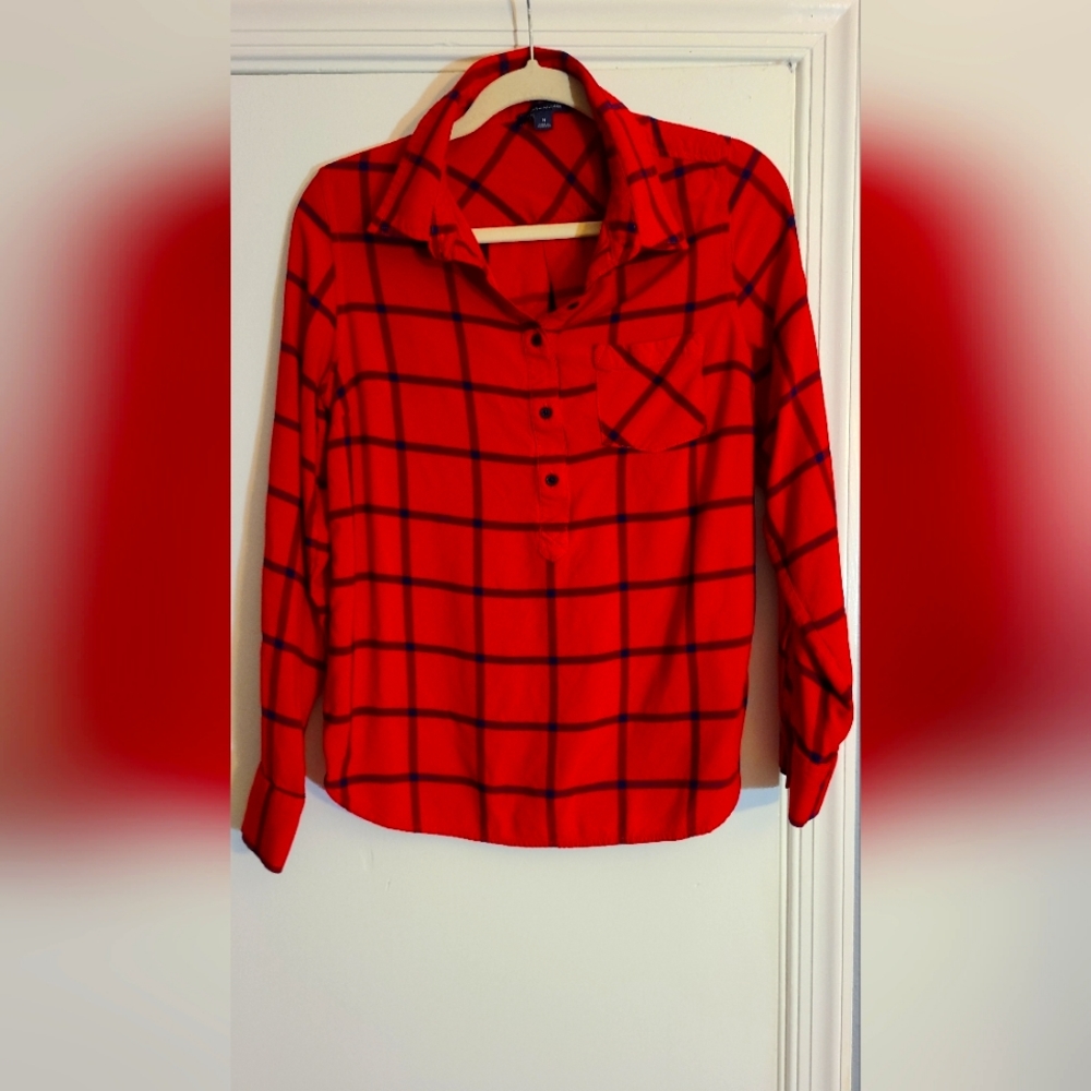 Tommy Hilfiger Red and Blue Pullover Blouse Size Medium Woman